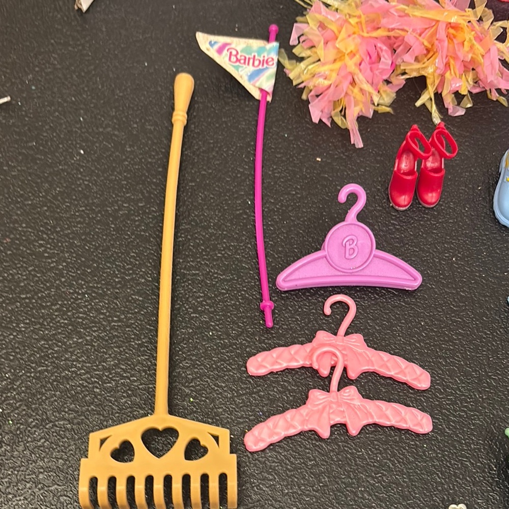 Barbie Colorful Toy Accessory Set - Picture 2 of 16